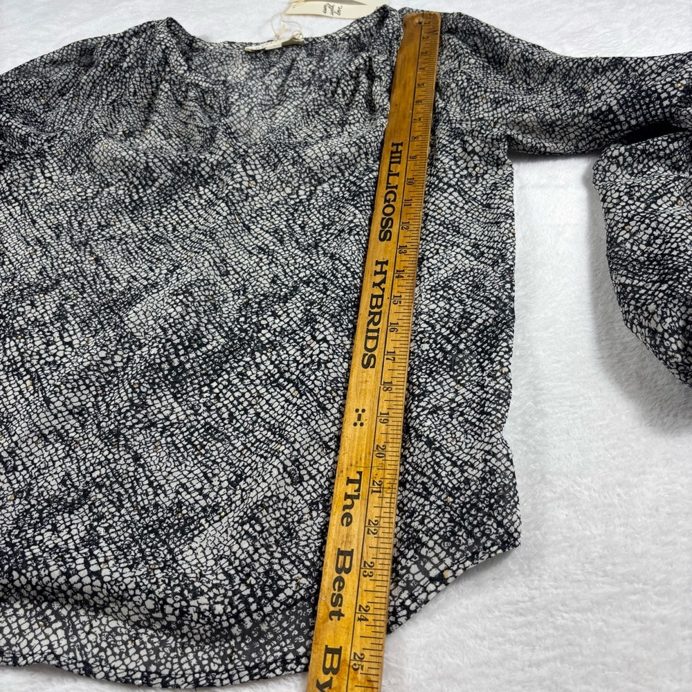 Love Stitch Women Boho Blouse S Flowy Balloon Sleeve V-Neck Sheer Black NEW - Picture 12 of 12